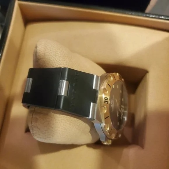 💋 Blvgari DIAGONO SCUBA NEW 18k Watch - Picture 6 of 14